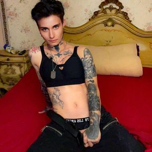 Model - KennyXX smalltits