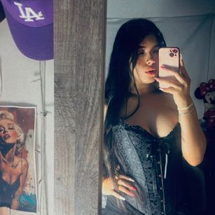 Model - Valen Rosse roleplay