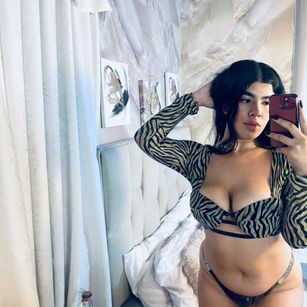 Model - Valen Rosse bigboobs