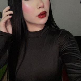 Model - BellaDalthon 18