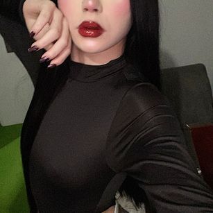 Model - BellaDalthon webcam