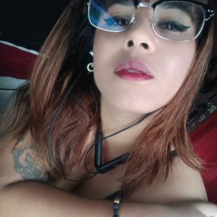 Model - Shenner feet