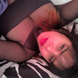 Model - Shenner brunette