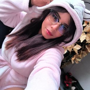 Model - Shenner feet