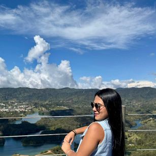 Model - desirelow longhair