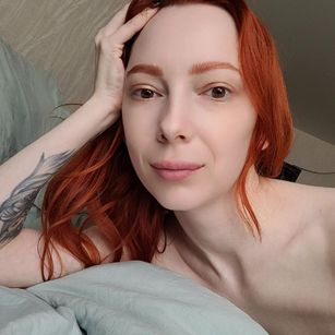 Model - Lady Biscuit cuckold