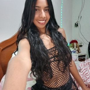 Model - Nahomi Jaspe Squirt