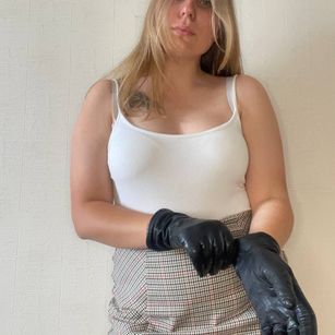 Model - ShadowAmor stockings