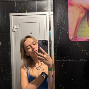 Model - DevonaCast sexy