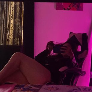 Model - lonny belle seductora