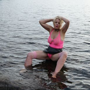 Model - AmieisHotx fastresponse