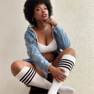 Model - NatashaSparks footjob