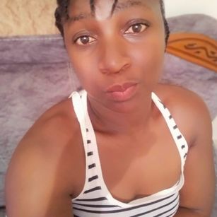 Model - sherry natural