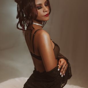 Model - ZoeSmither anal