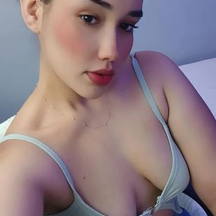 Model - Katy Elliot latina