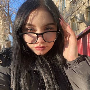 Model - Leyla dirtytalk