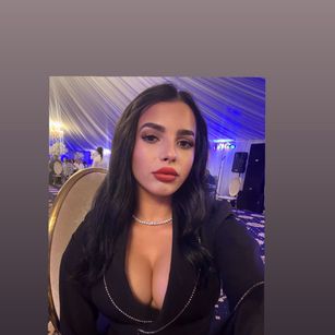 Model - Angela Bryn highheels