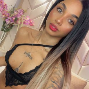 Model - AriannaSantos latina