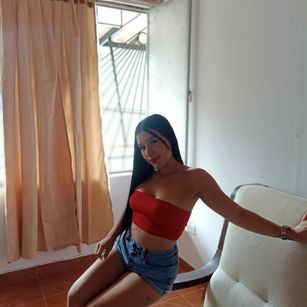 Model - Valen20 squirt