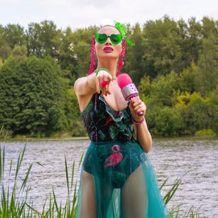 Model - FATIArtist fetish