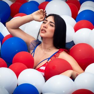 Model - April Silver latina