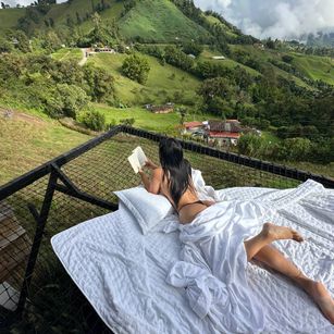 Model - April Silver latina