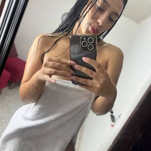 Model - April Silver bigass