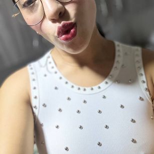 Model - April Silver latina