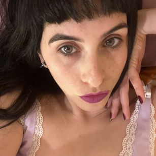 Model - babyrose girlfriend