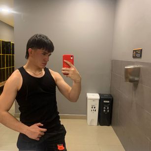 Model - Bayron young