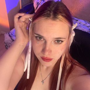 Model - Julia Hill nude