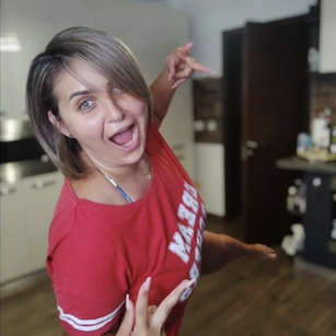 Model - SensualLovesies striptease