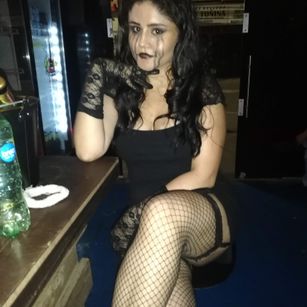 Model - anniemiau Pussy