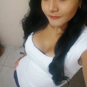 Model - anniemiau colombia