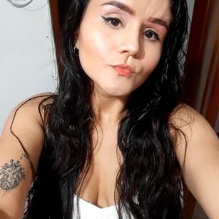 Model - anniemiau Latina