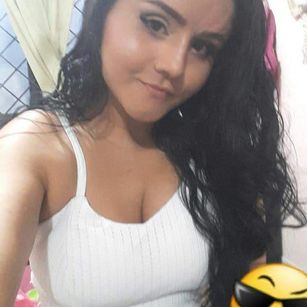 Model - anniemiau Suck