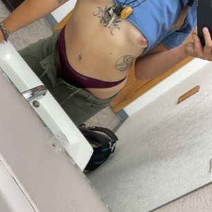 Model - Desert Moon athletic