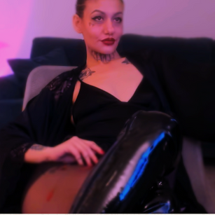 Model - Mistress Black Lilith cei