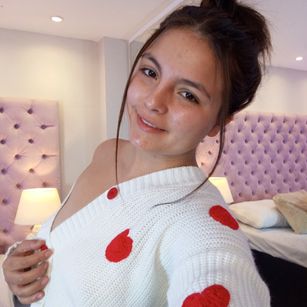 Model - Gaby Queens latina