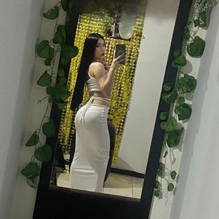 Model - BellaDalthon submissive