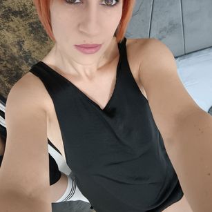 Model - AmberMinxy piercedipples
