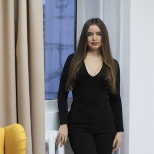 Model - MiaOliver dance