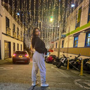 Model - KatherinJohns LATINA