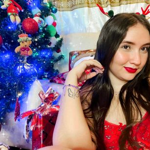 Model - Venus Luvis wax