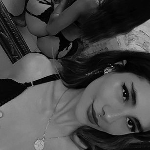 Model - NathalyJohns pussy