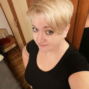 Model - Liza Gold bigtits