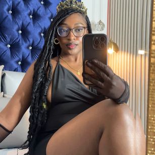 Model - YalianaGuzman pussy