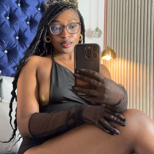 Model - YalianaGuzman blowjob