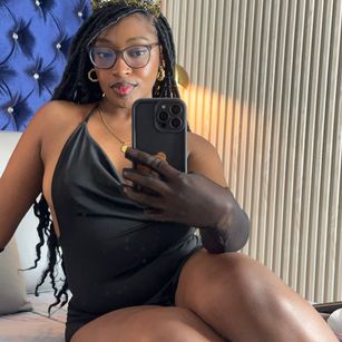 Model - YalianaGuzman anal