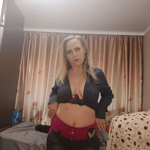 Model - JenniDeep girl